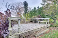 Lakefront Algoma Home w/ Deck, Grill & Fireplace - Homestays