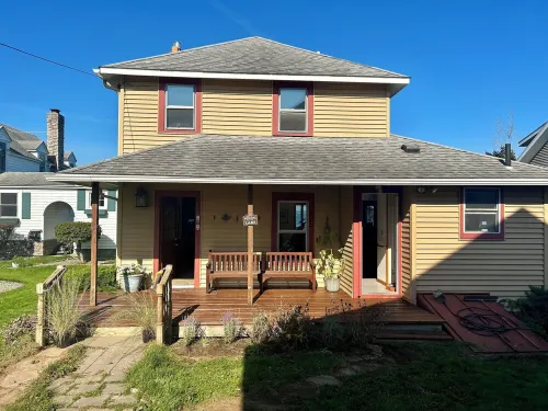 Cozy Lake House on Oneida with Waterfront Access Hotels in Cicero