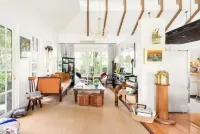 "Rumour Has It" Country charms and a gourmet breakfast! Hotel a Bang Kruai