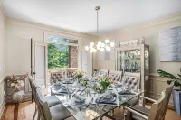 Atlanta Luxurious 6000 SqFt 9 Bedrooms w/ Hot Tub