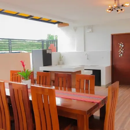 TJM Hot Spring Villa 1, a spacious 5-bedroom, with WiFi, AC in serene Los Baños