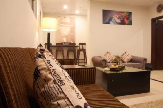 Chic And Cozy Apartment in Downtown