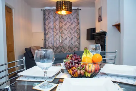 THE ROYALE PLACE Отели рядом с достопримечательностью «Университет Нортгемптон»