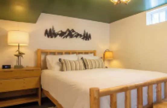 Spacious 4-bedroom house with plenty of amenities in Downtown Albany