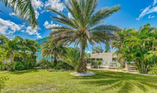 50 % Off 3 Br -Resort Like Villa Mins from Siesta Key- Heated-Pool & Hottub