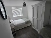 4-min drive from NEC/BHX Airport/HS2 - Sleeps 10 guest.