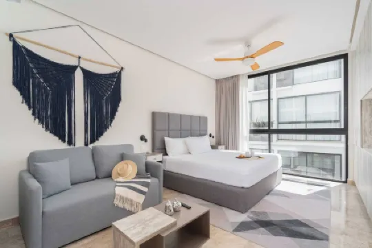 Practical and Cozy AZ Studio! Close to Everything!