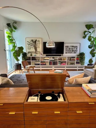 Cozy & Modern Victorian in Historic Allentown, Buffalo