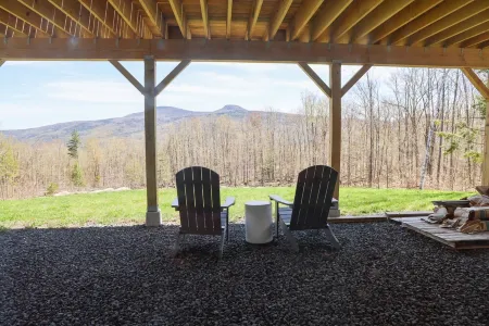 Modern Chalet in Tannersville w/ Huge Deck & Epic Views on 5 Private Acres