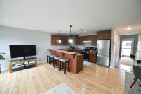 Casa Maria Island Home-Family Friendly: Sleeps up to 9, centrally located.