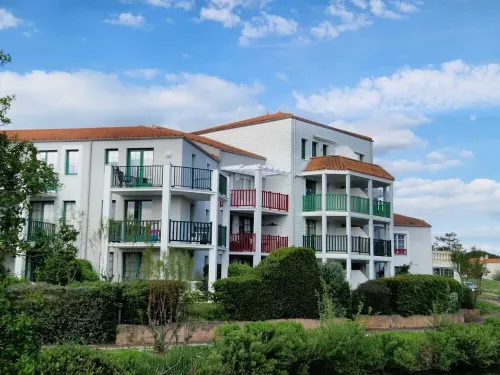 Lakeside apartment with terrace