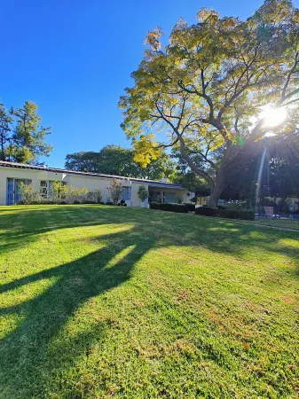 Luxury Cottage into Nature in Sandton, peaceful place with full of nature