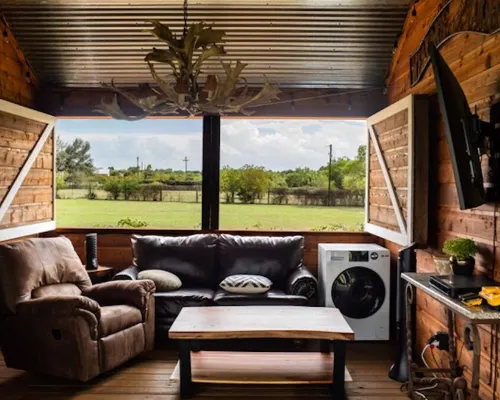 Hill Country Getaway - Cozy Stonewall Retreat Near Wineries & Fredericksburg Hotels in Stonewall