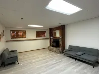 Cozy 3-bedroom 2.5 bath house in Kent near hospital and shopping centers 켄트 호텔