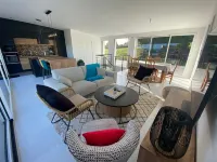 A 150 M de la Plage , Maison Récemment Rénovée Dans Station Balnéaire Hotels in Locquirec