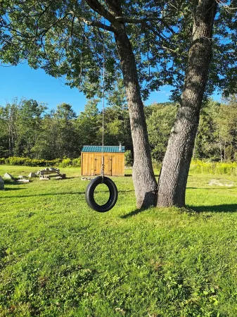 Cozy 3-bedroom house minutes to Okemo and downtown Ludlow