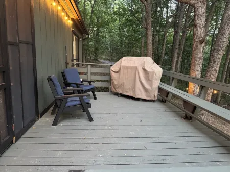 Sunset Hill, rustic retreat just minutes from the town of New Market