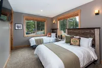 14 bedroom 14 bath Mega Mansion w/Indoor Pool, Theater