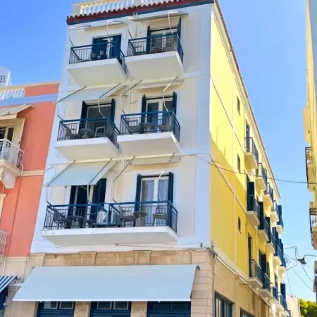 Hotel Avra