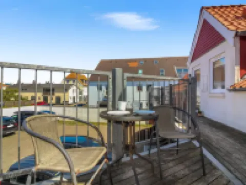 "Poulsen" - 200m from the Sea