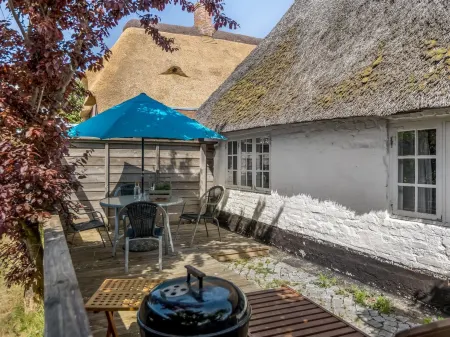 "Deik" - 25km from the sea Отели в г. Hojer