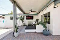 Mountain Views! Outdoor kitchen, heated pool, hot tub, shuffleboard, hike nearby