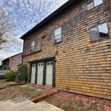 86 Dr Marcus House - Popular Broadway Area