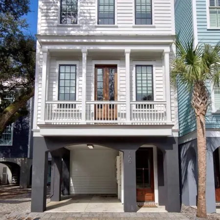 Ten minutes to Beach & Town: Contemporary Living in Historic Old Village