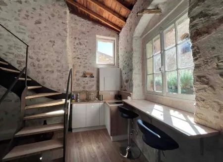 Loft en Plein Coeur du Village Отели рядом с достопримечательностью «Сен-Поль-де-Ванс»