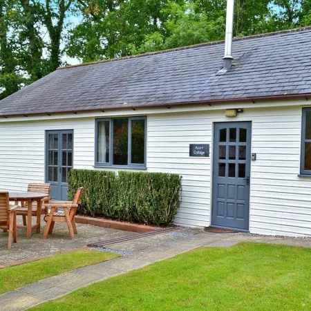 Cottage in Devon with Pool & Countryside Views