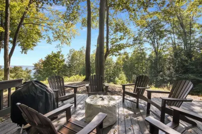 Luxury Estate Overlooking Water Hotels near DeYoung Natural Area