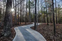 Lakeside Haven with Gourmet Kitchen