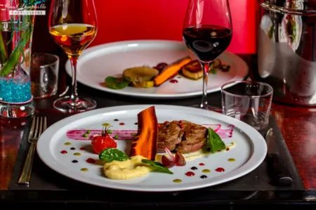 Hôtel du Casino de Capvern Отели в г. Гурдан-Полиньян