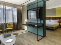 Pullman Santiago El Bosque Hotels near Las Condes Municipal Theatre