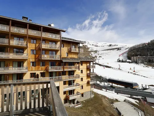 Apartment in Orcières with Ski Slope Access
