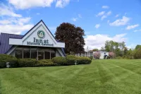 Inn at Historic Concord Hotels near Concord Middle School