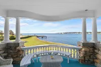Waterfront Estate in Groton – 10 Bedrooms, Private Pier, & Beach Access