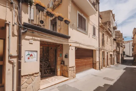 皮諾喬之家 鄰近Torre di Federico II的酒店