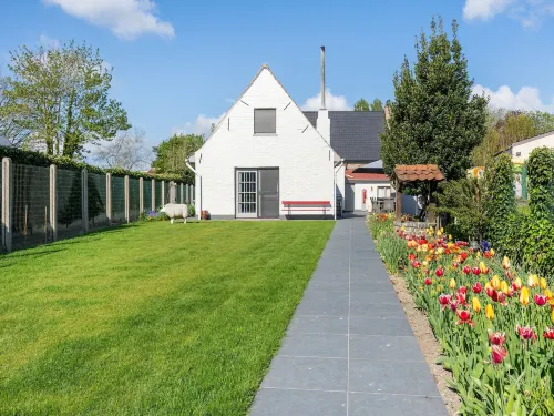 Farmhouse in Beveren Near Beach & Garden