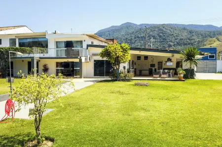 Velinn Hotel Guarda Mor Отели в г. Сан-Себастьян