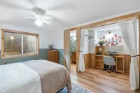 Lakeview Cabin > Unique Mid-Century Tucked in Bluff