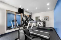 Econo Lodge - Gym