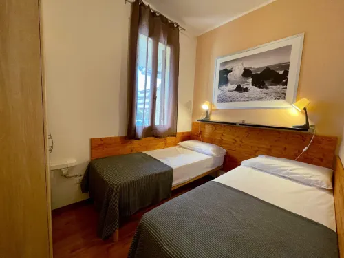 Spacious House with Garden and Pool - فلل