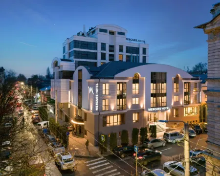 โรงแรม เมอร์เคียว ชิซีเนา ซีนเตอร์ แจ๊สส์ โรงแรมในคีชีเนา