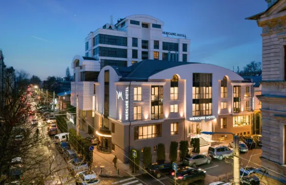 基希訥烏中心爵士美居酒店