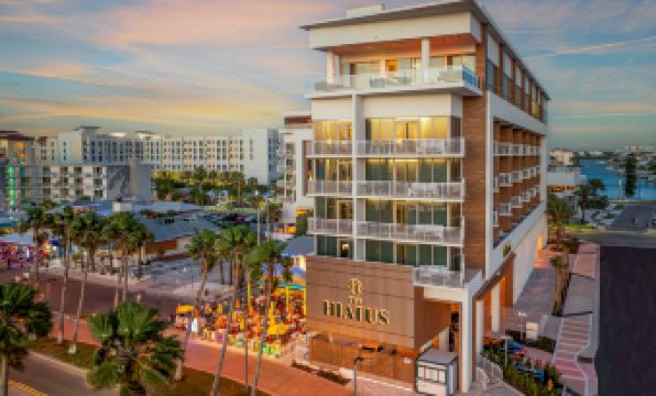 The Hiatus Clearwater Beach, Curio Collection by Hilton