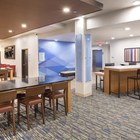 Holiday Inn Express & Suites RAPID CITY - RUSHMORE SOUTH by IHG