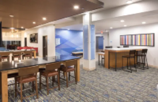 Holiday Inn Express & Suites RAPID CITY - RUSHMORE SOUTH by IHG