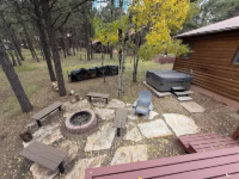 Newly Renovated, Near Country Club and Ski Resort, fiber internet & Hot tub* Hotels in Angel Fire