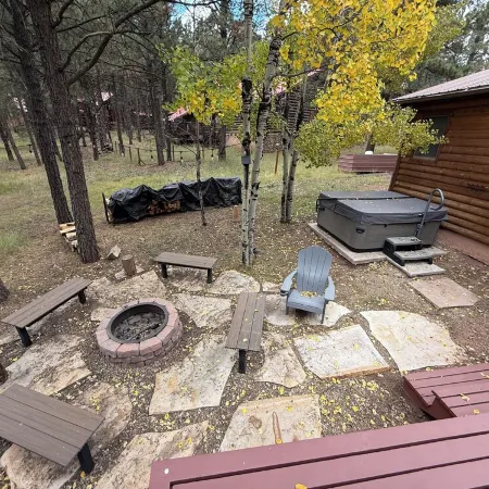 Newly Renovated, Near Country Club and Ski Resort, fiber internet & Hot tub*